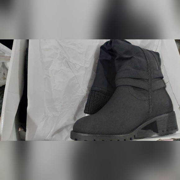 Black Wide Calf Boots - Picture 5 of 5